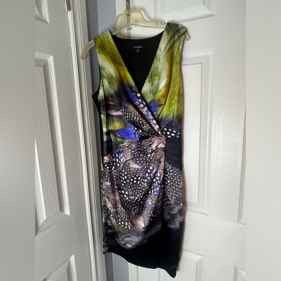 Le Chateau feather/peacock design dress - Picture 2 of 6